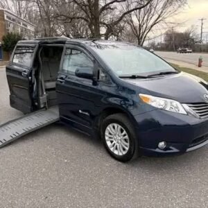 2011 Trim XLE Toyota