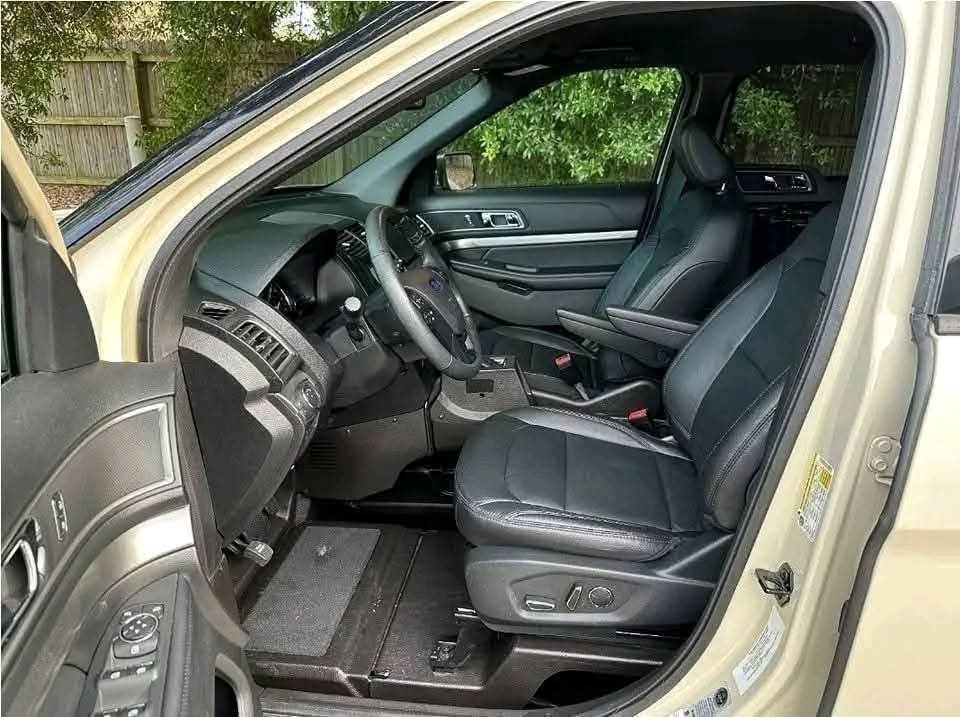 2026 TOYOTA SIENNA HYBRID WHEELCHAIR VAN - Image 9
